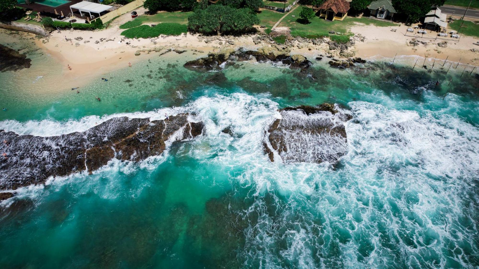 Teya Beach Hotel Ahangama Esterno foto