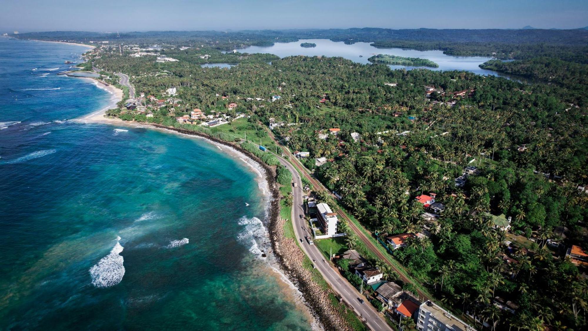 Teya Beach Hotel Ahangama Esterno foto