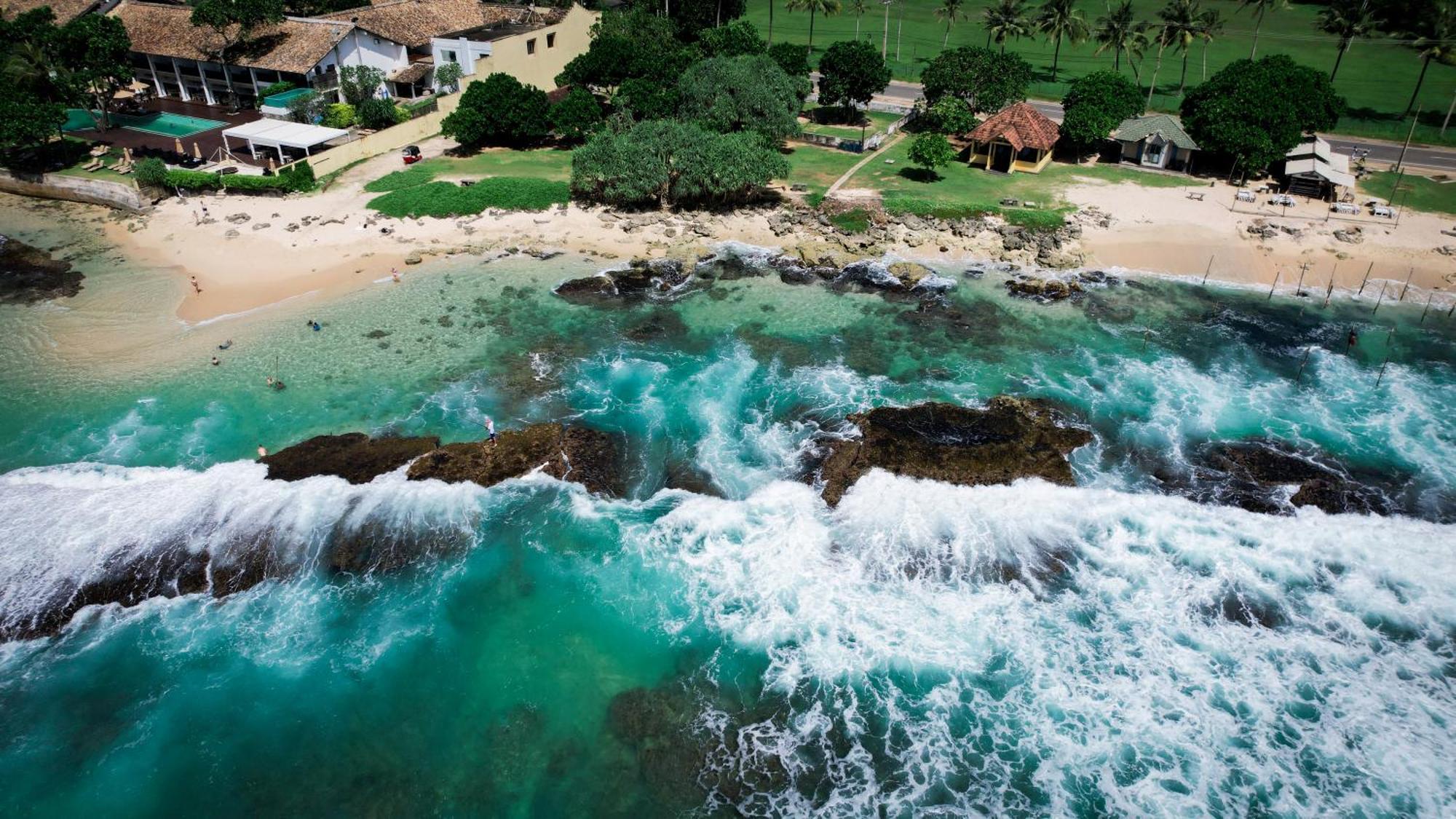 Teya Beach Hotel Ahangama Esterno foto