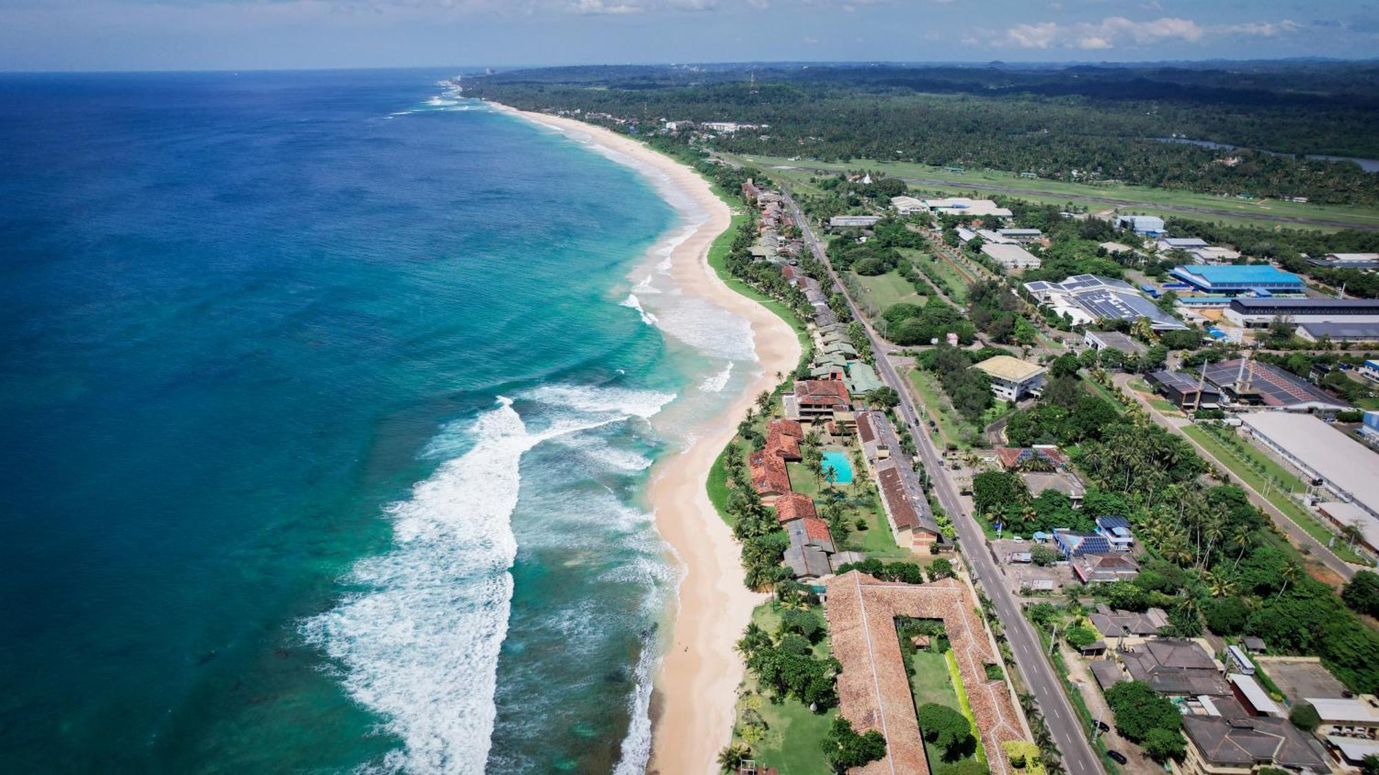 Teya Beach Hotel Ahangama Esterno foto
