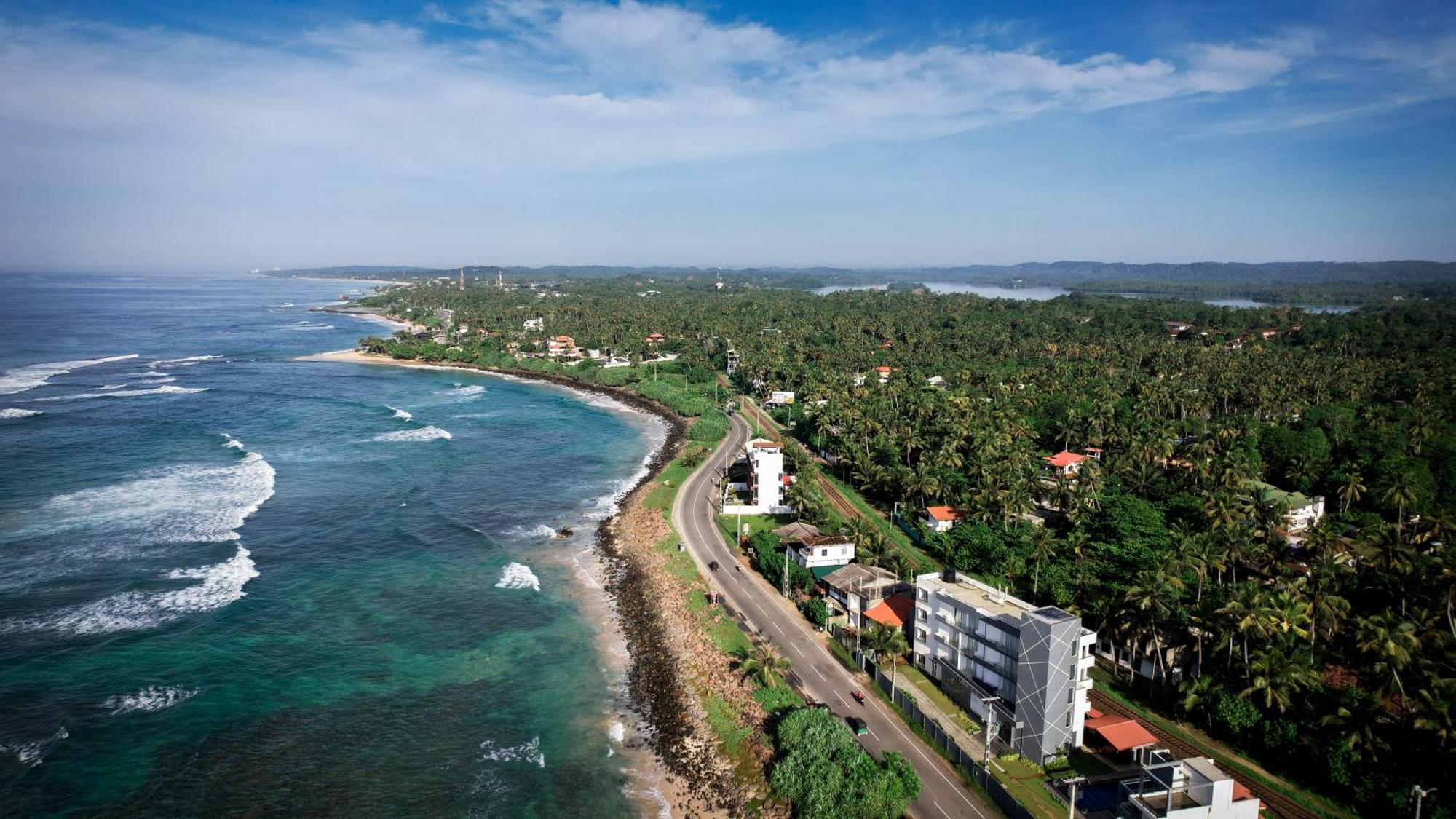 Teya Beach Hotel Ahangama Esterno foto