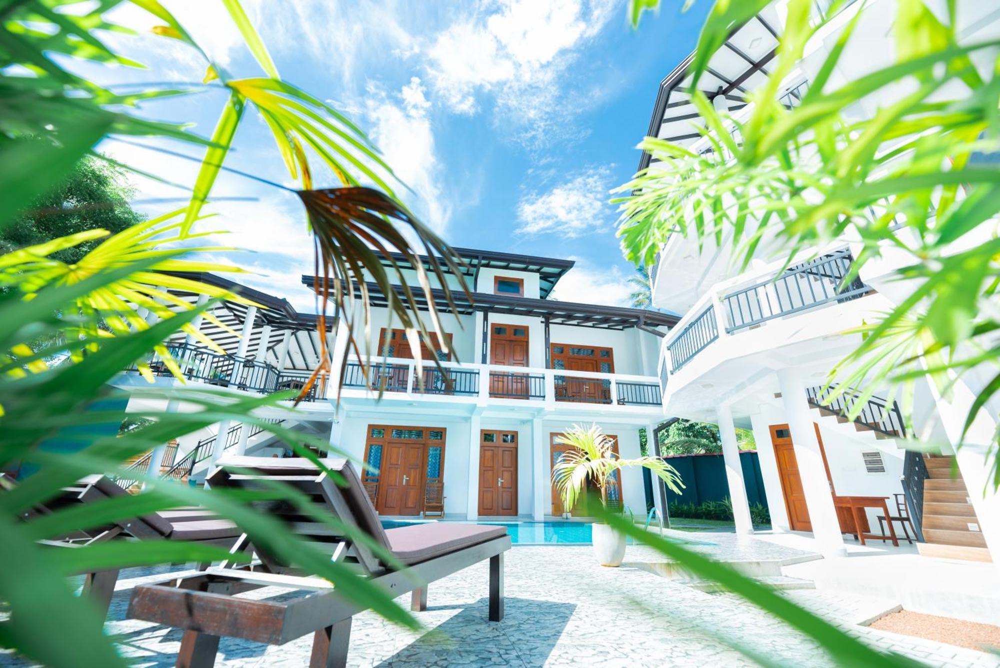 Teya Beach Hotel Ahangama Esterno foto